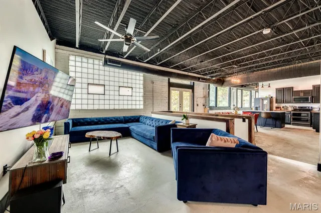 $975,000 | 3723 Commonwealth Avenue, Maplewood, MO 63143