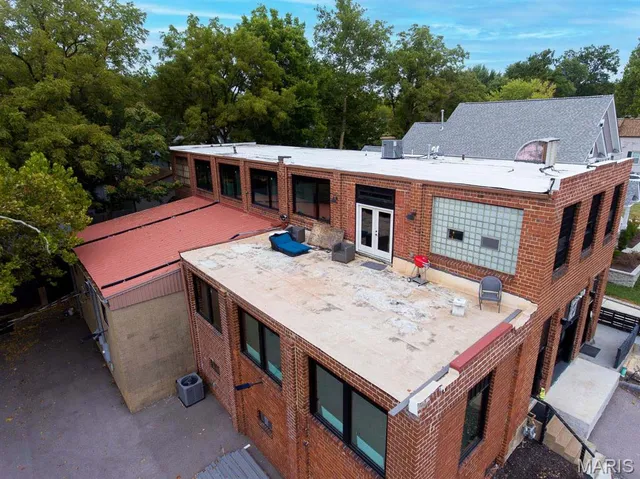 $975,000 | 3723 Commonwealth Avenue, Maplewood, MO 63143