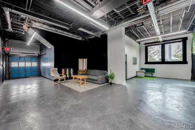 $975,000 | 3723 Commonwealth Avenue, Maplewood, MO 63143