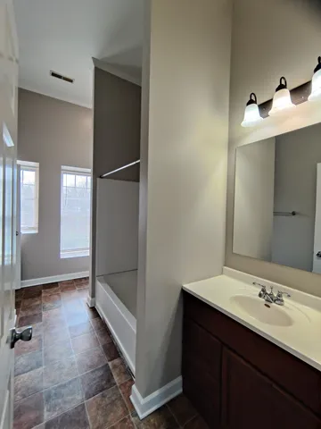 $1,425 | 2026 North 3372nd Road, Unit 503, Ottawa, IL 61350