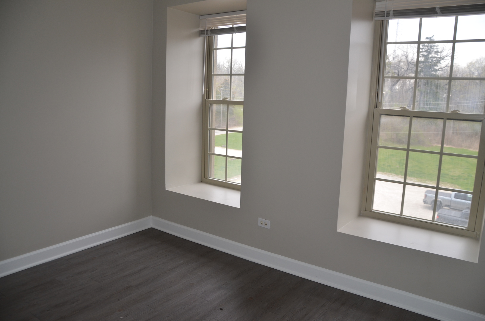 2026 North 3372nd Road, Unit 503 Ottawa, IL 61350 - Photo 37 of 49 an empty room with a window