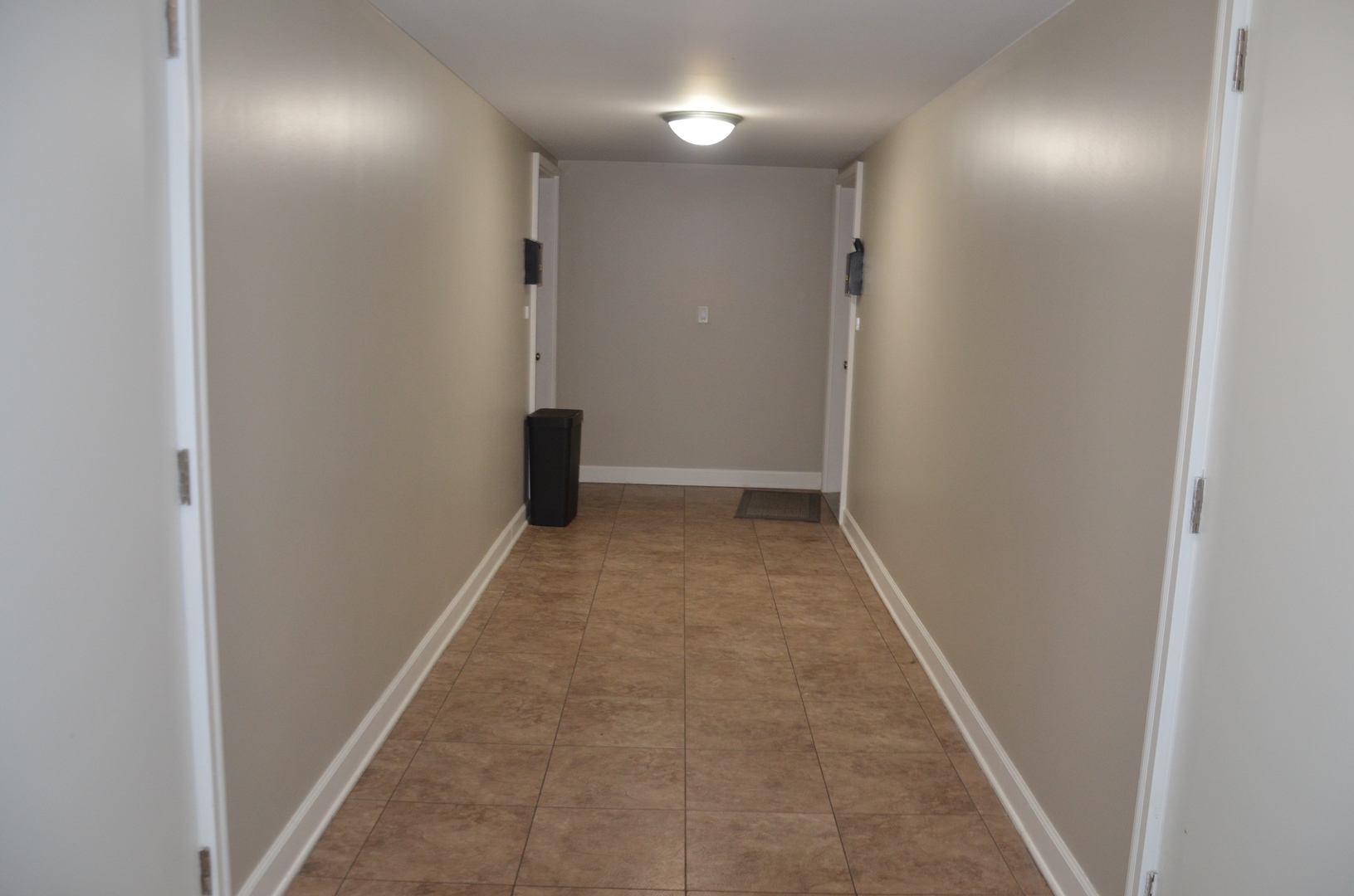 2026 North 3372nd Road, Unit 503 Ottawa, IL 61350 - Photo 48 of 49 a view of hallway