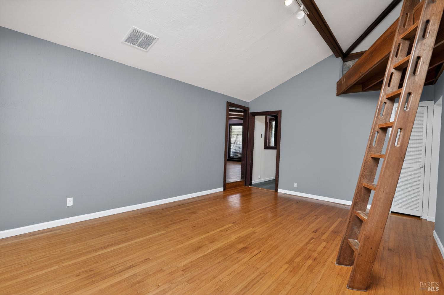 124 North San Pedro Road San Rafael, CA 94903 - Photo 3 of 21