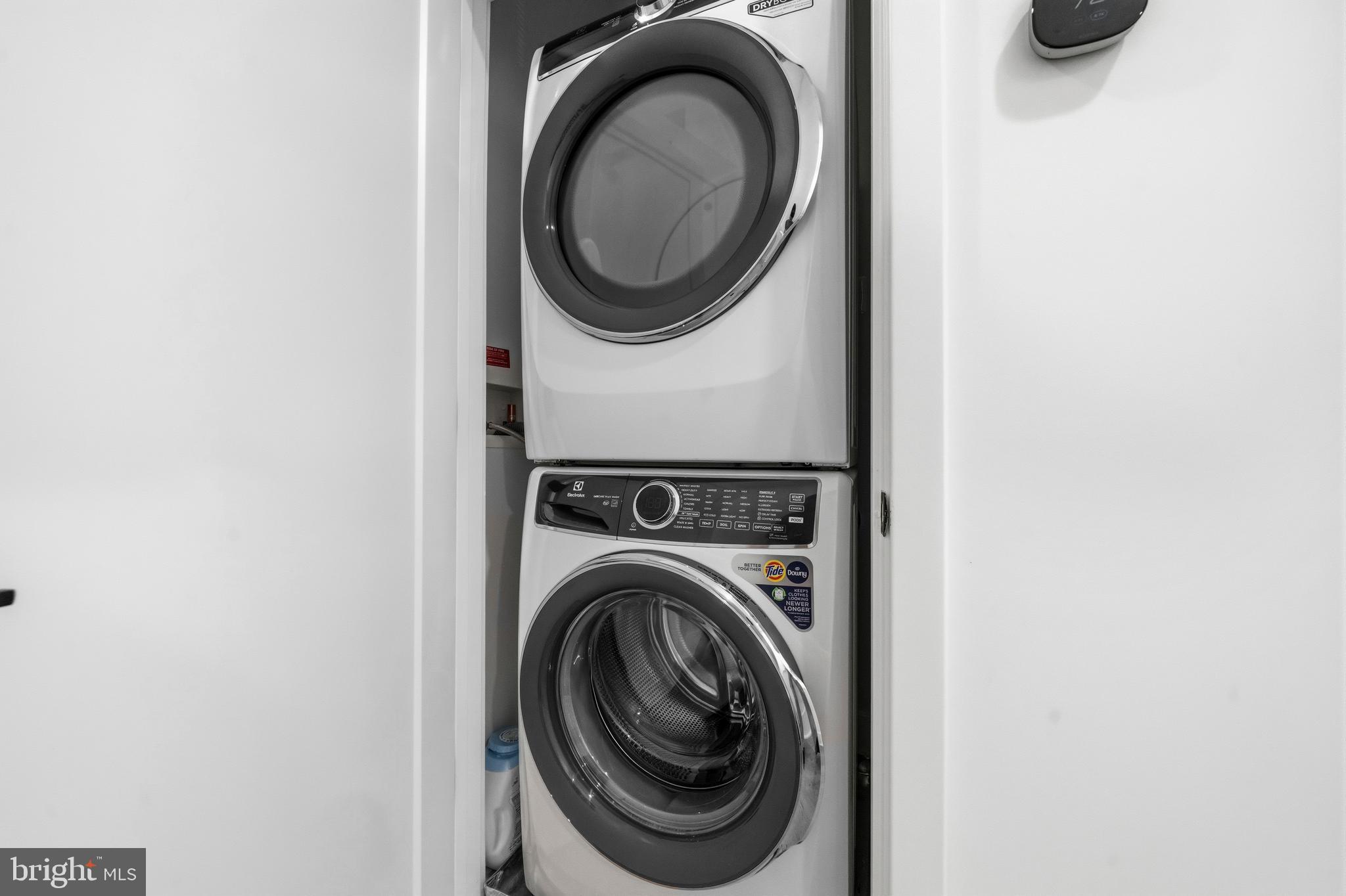 2040 Tysons Ridgeline Road Falls Church, VA 22043 - Photo 47 of 56 a utility room with dryer and washer