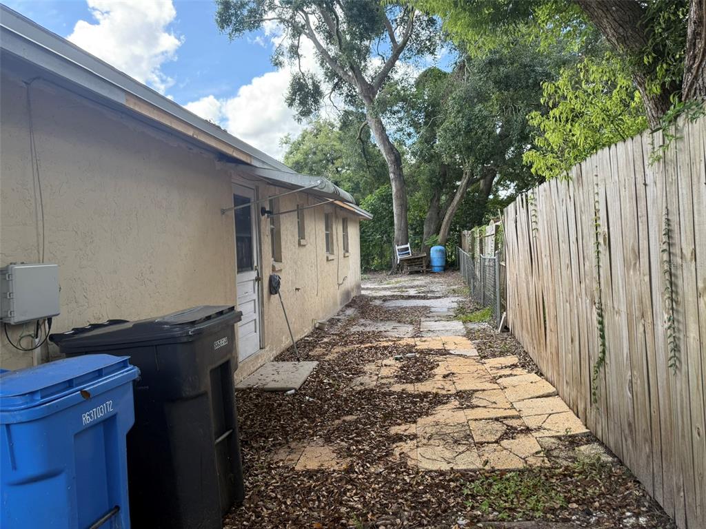 1008 Melrose Street, Unit B Seffner, FL 33584 - Photo 3 of 17