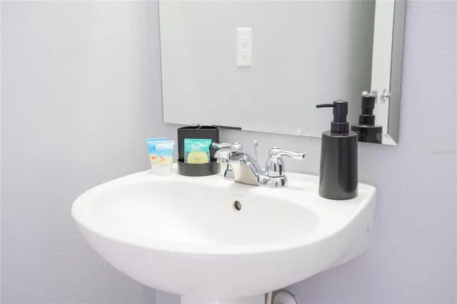 $2,600 | 3181 Tocoa Circle, Kissimmee, FL 34746