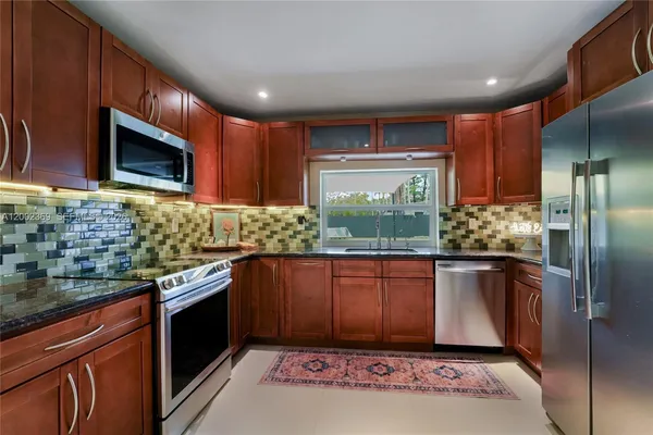$935,000 | 11705 Southwest 97th Court, Miami, FL 33176