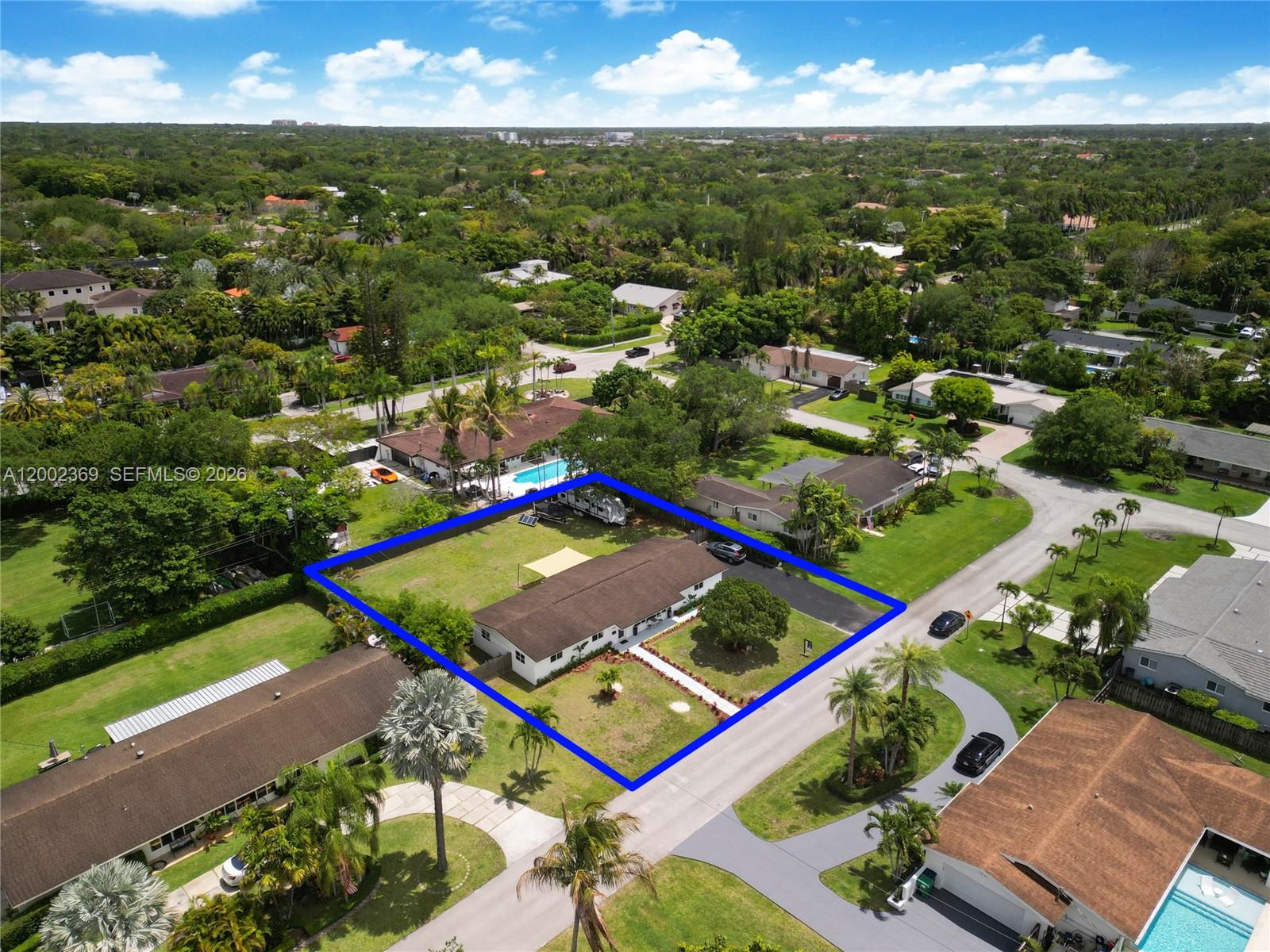 11705 Southwest 97th Court Miami, FL 33176 - Photo 4 of 30