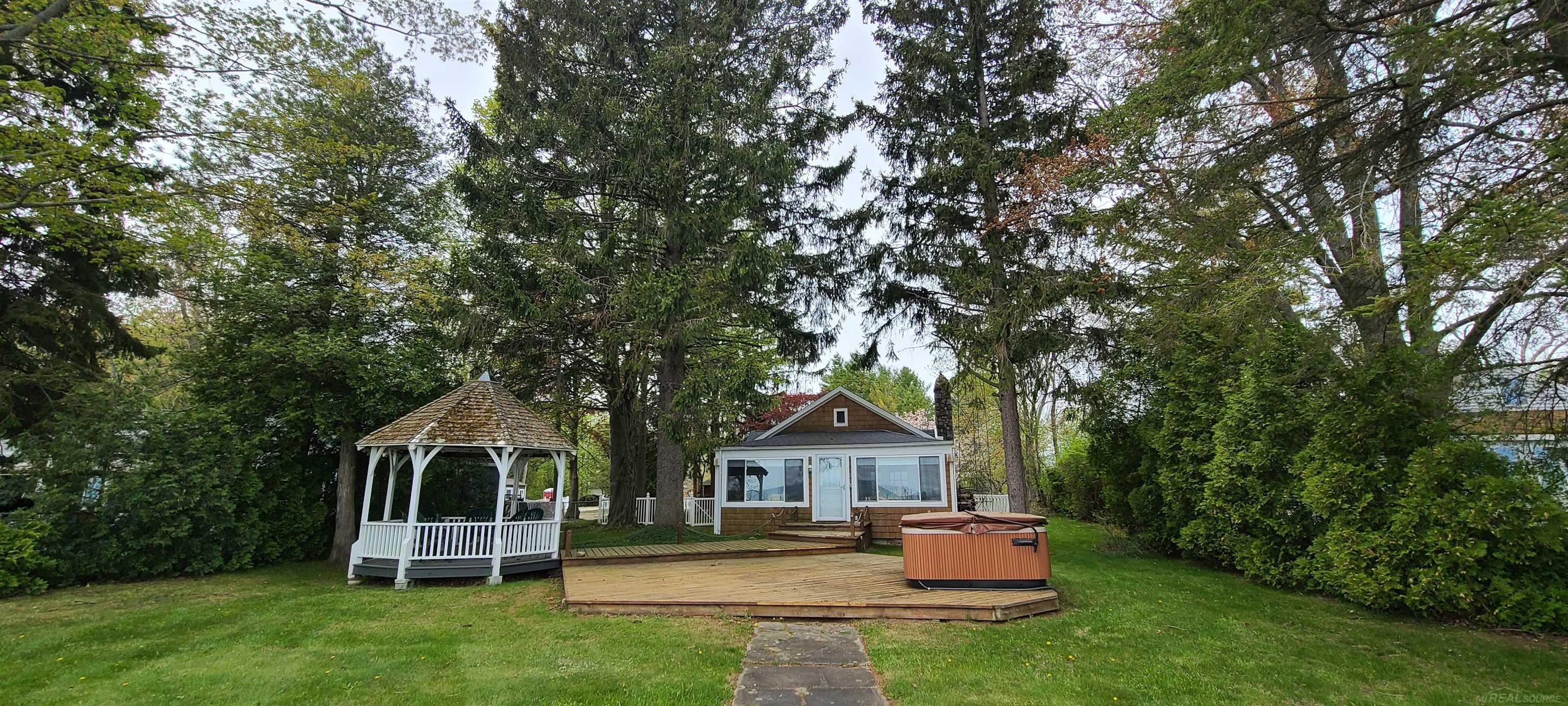 6603 Lakeshore Road Lexington, MI 48450 - Photo 10 of 50 50109091-9.JPG