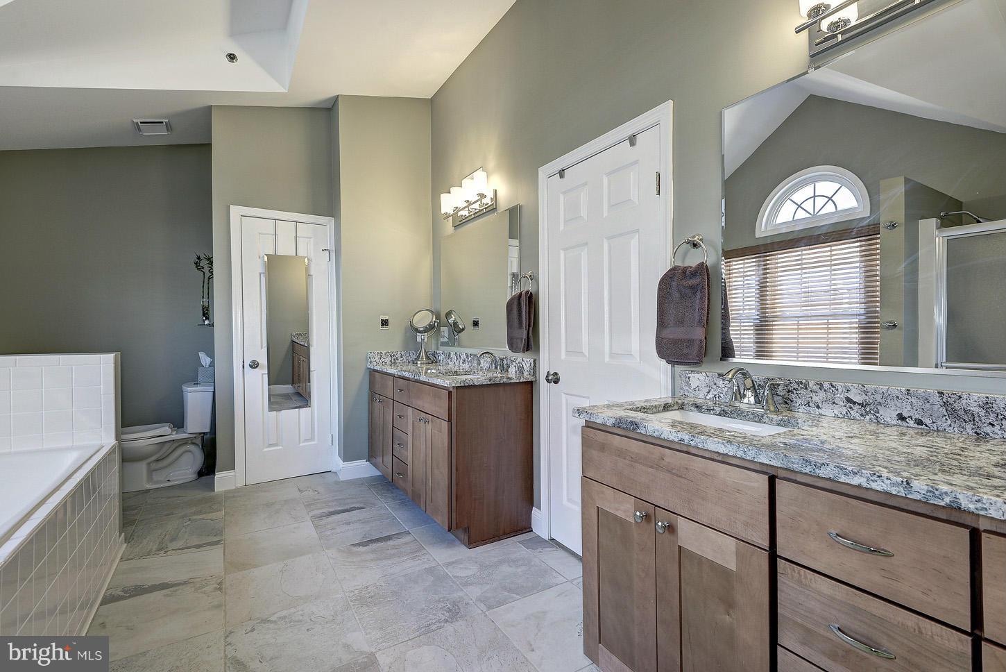 3046 South Glebe Road Arlington, VA 22206 - Photo 14 of 23 Bath (Master)