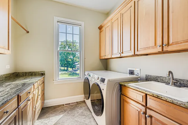 $1,250,000 | 3513 Deep Wood Drive, Crystal Lake, IL 60012