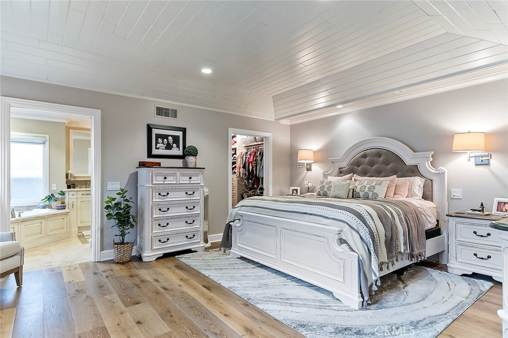 6250 Majorca Circle Long Beach, CA 90803 - Photo 24 of 35 a bedroom with a bed and a view of bedroom