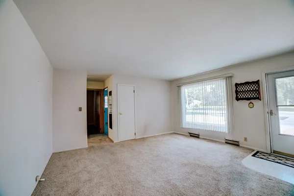 $99,900 | 100 West Herron Court, Watseka, IL 60970