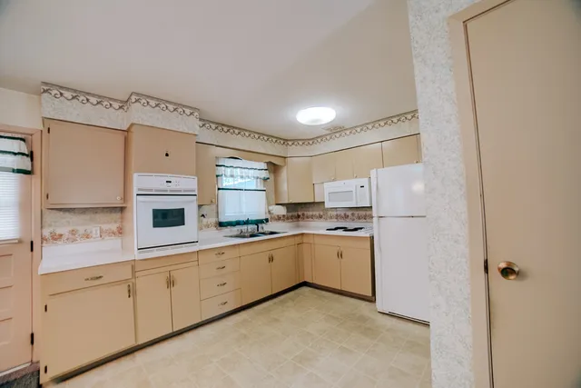 $99,900 | 100 West Herron Court, Watseka, IL 60970