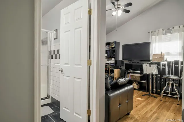 $829,900 | 4 East Hill Drive, Smithtown, NY 11787