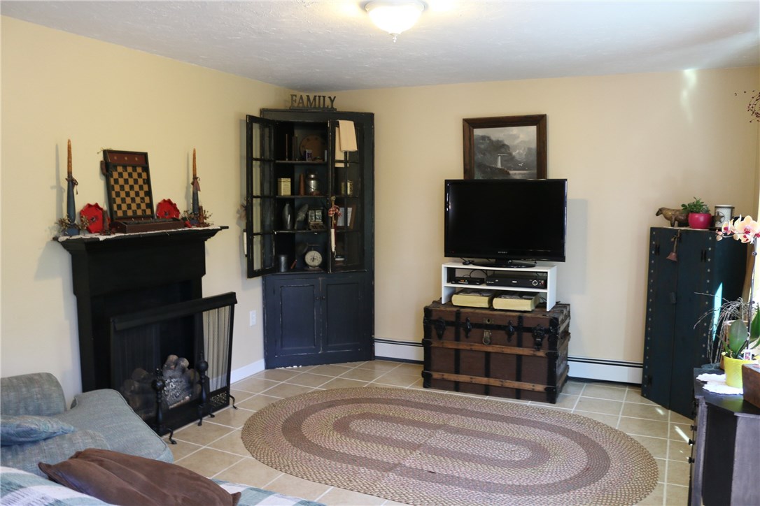 244 Rhodes Avenue Woonsocket, RI 02895 - Photo 7 of 11