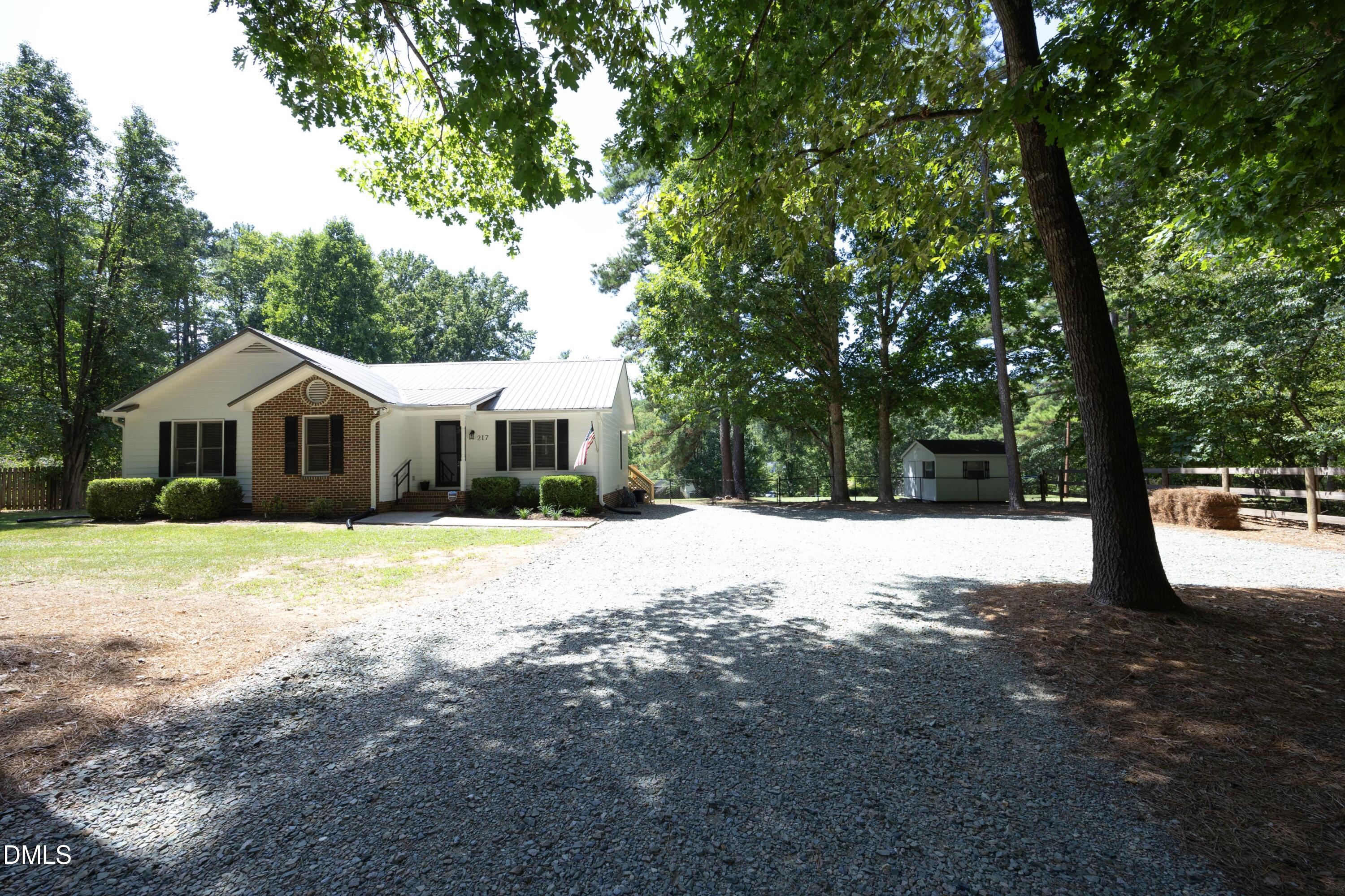 217 Petty Road Sanford, NC 27330 - Photo 4 of 40 04Front