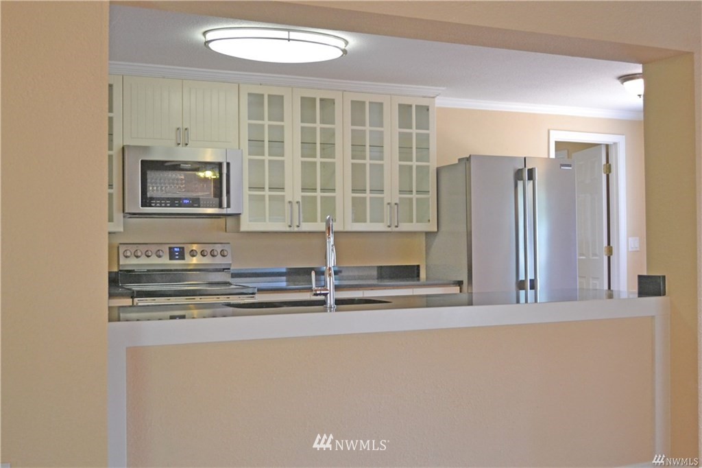 7615 201st Street Southwest Edmonds, WA 98026 - Photo 12 of 21 Gallery Image 12