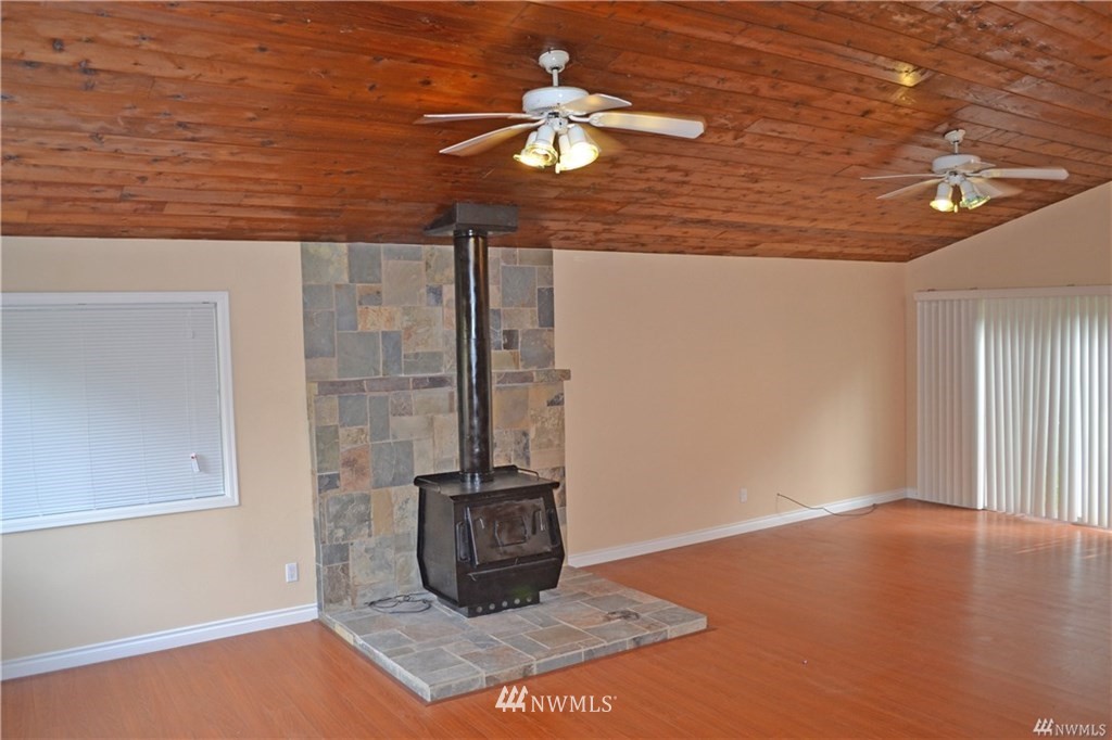 7615 201st Street Southwest Edmonds, WA 98026 - Photo 5 of 21 Gallery Image 5