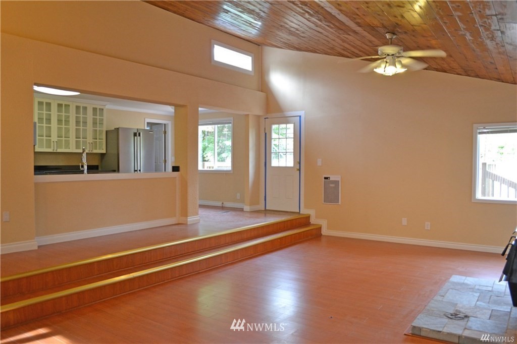 7615 201st Street Southwest Edmonds, WA 98026 - Photo 7 of 21 Gallery Image 7