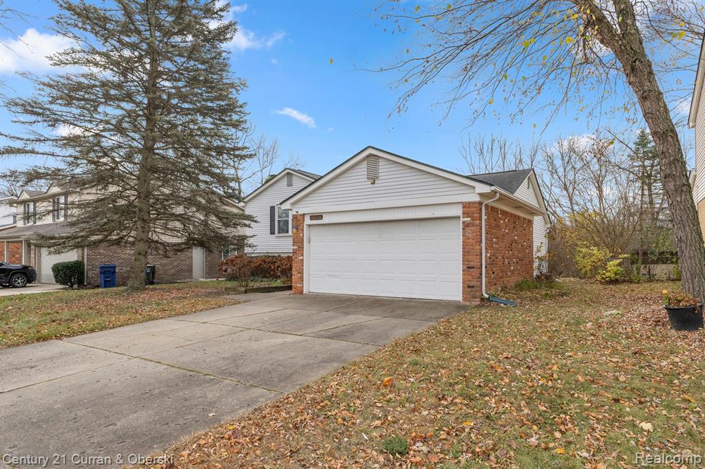 45223 Rudgate Road Canton, MI 48188 - Photo 2 of 35