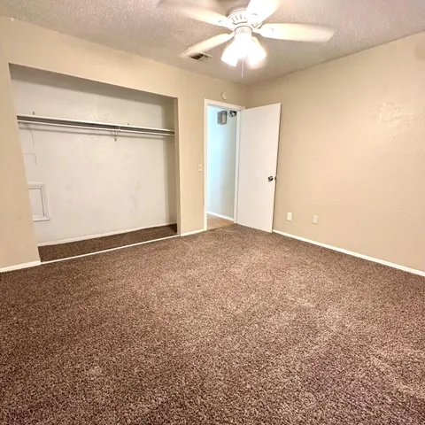 $1,300 | 9107 Boston Avenue, Lubbock, TX 79423