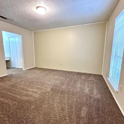 $1,300 | 9107 Boston Avenue, Lubbock, TX 79423