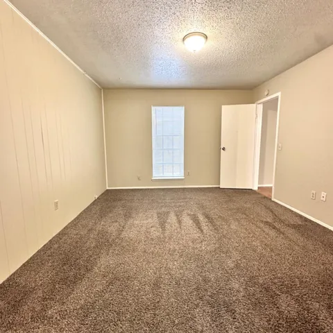 $1,300 | 9107 Boston Avenue, Lubbock, TX 79423
