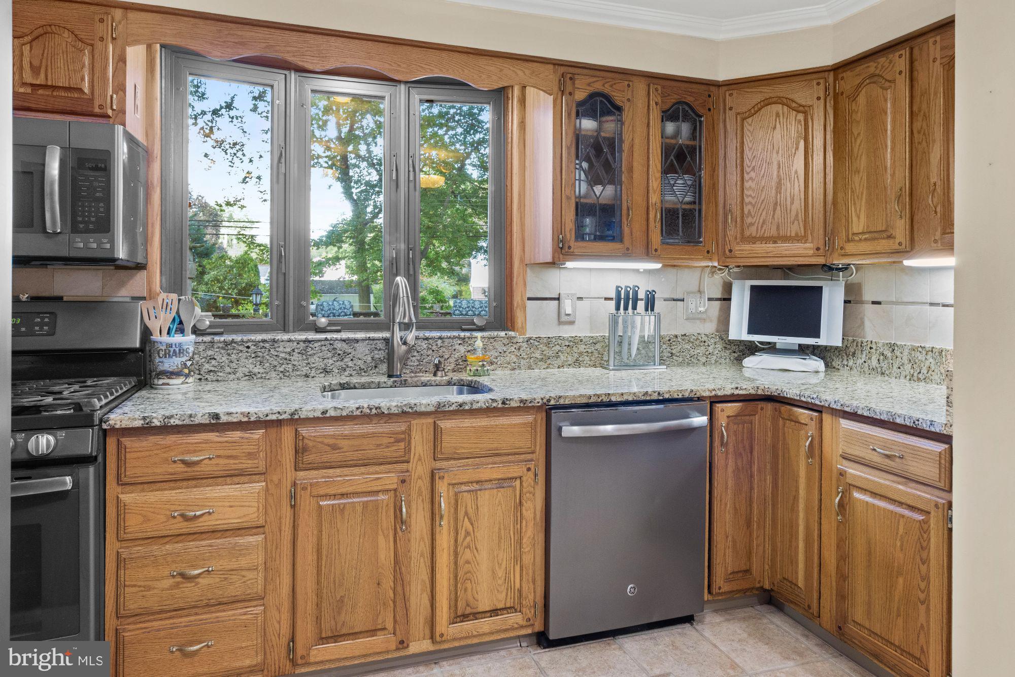 441 Emerson Road Huntingdon Valley, PA 19006 - Photo 8 of 38 Gallery Image 8