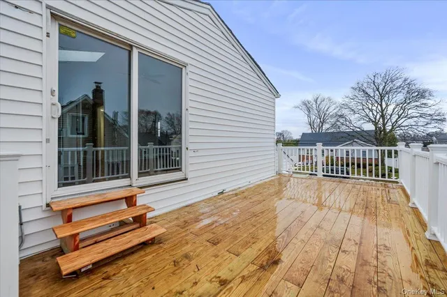 $799,000 | 571 Center Dyre Avenue, West Islip, NY 11795