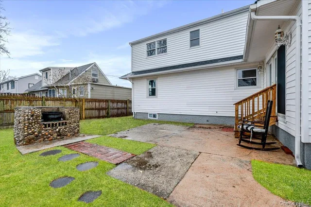 $799,000 | 571 Center Dyre Avenue, West Islip, NY 11795