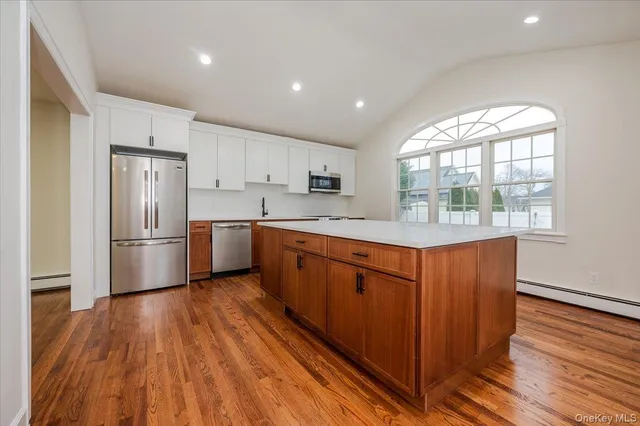 $799,000 | 571 Center Dyre Avenue, West Islip, NY 11795