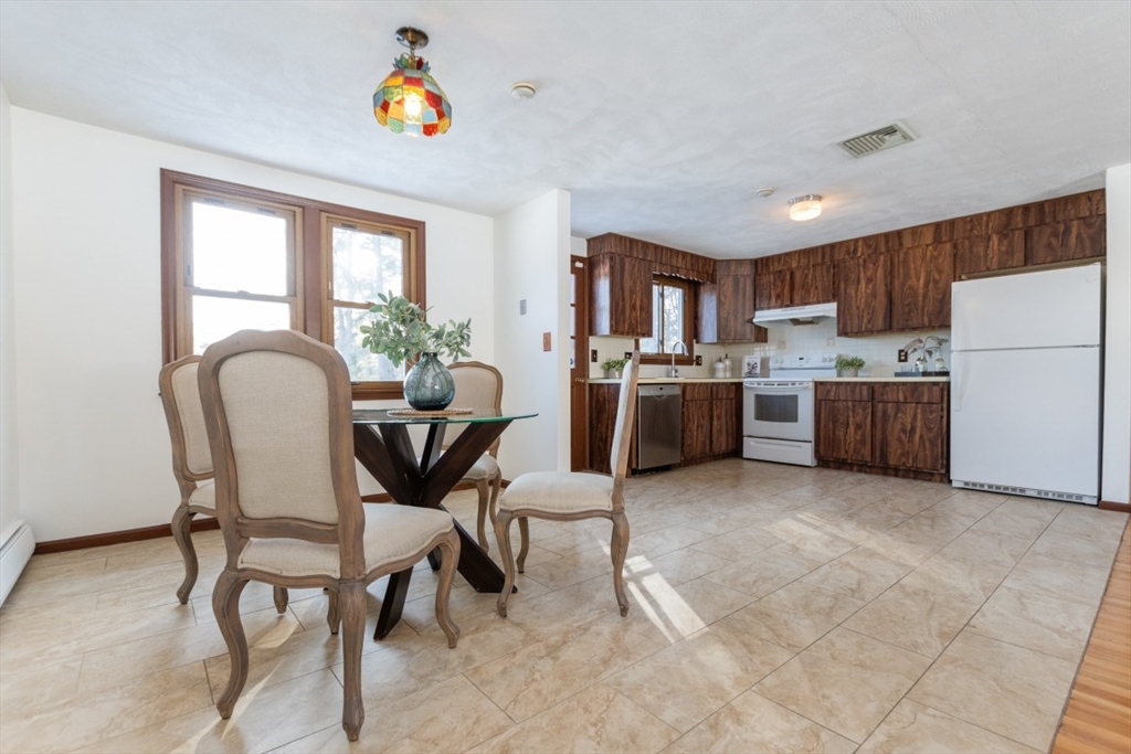 21 Meadowvale Road Burlington, MA 01803 - Photo 12 of 40