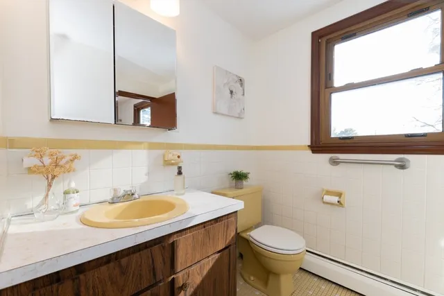 $799,900 | 21 Meadowvale Road, Burlington, MA 01803