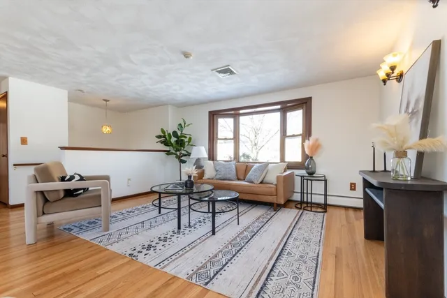 $799,900 | 21 Meadowvale Road, Burlington, MA 01803