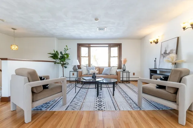 $799,900 | 21 Meadowvale Road, Burlington, MA 01803