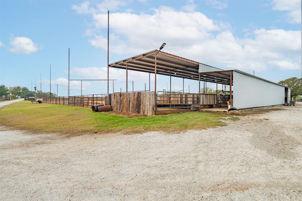 12194 Gholson Road Waco, TX 76705 - Photo 5 of 40