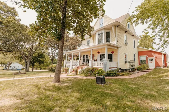 $305,000 | 104 West 3rd Street, Dixon, MO 65459