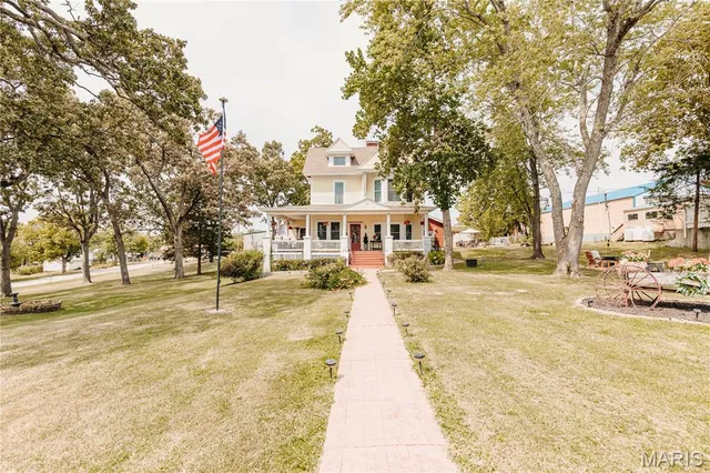 $305,000 | 104 West 3rd Street, Dixon, MO 65459