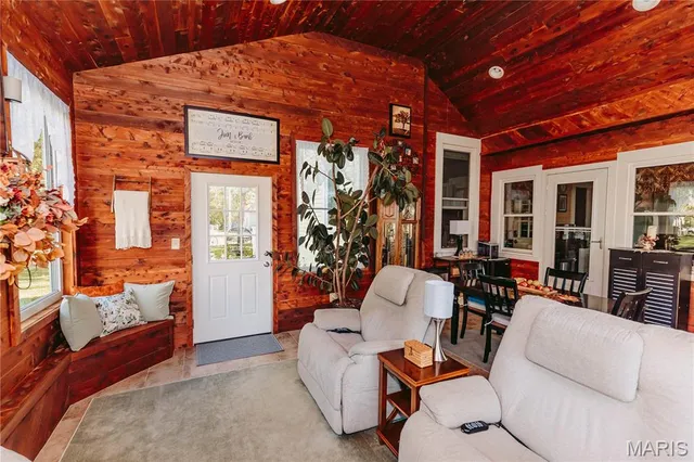 $305,000 | 104 West 3rd Street, Dixon, MO 65459