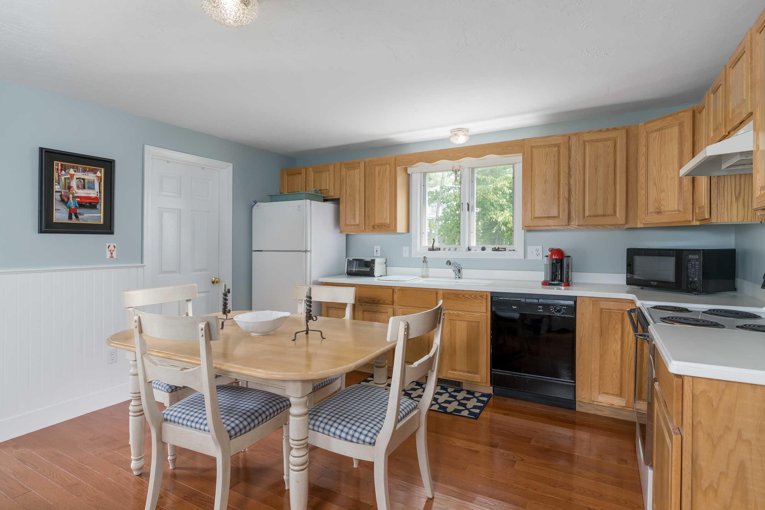 19 Valleybrook Road Ogunquit, ME 03907 - Photo 11 of 20 Eat in Kitchen
