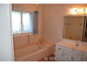 220 Meadows Road Canton, NC 28716 - Photo 14 of 21