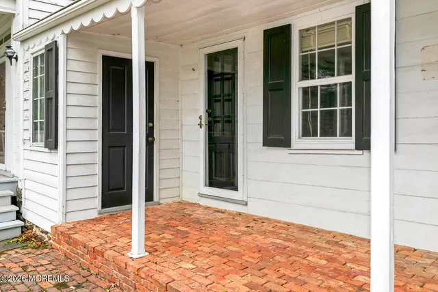a view of a entrance door of the house