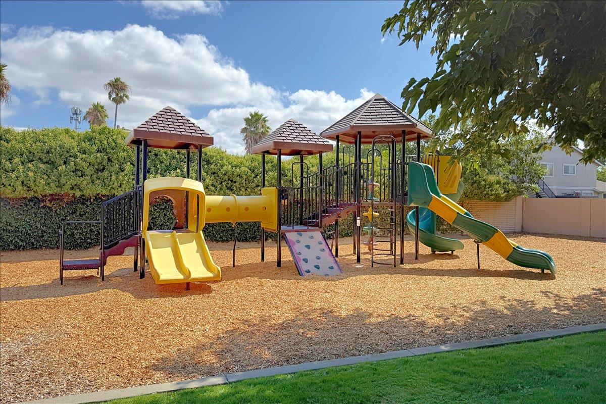 284 Rio Verde Place, Unit 3 Milpitas, CA 95035 - Photo 26 of 29 a house view with a garden space