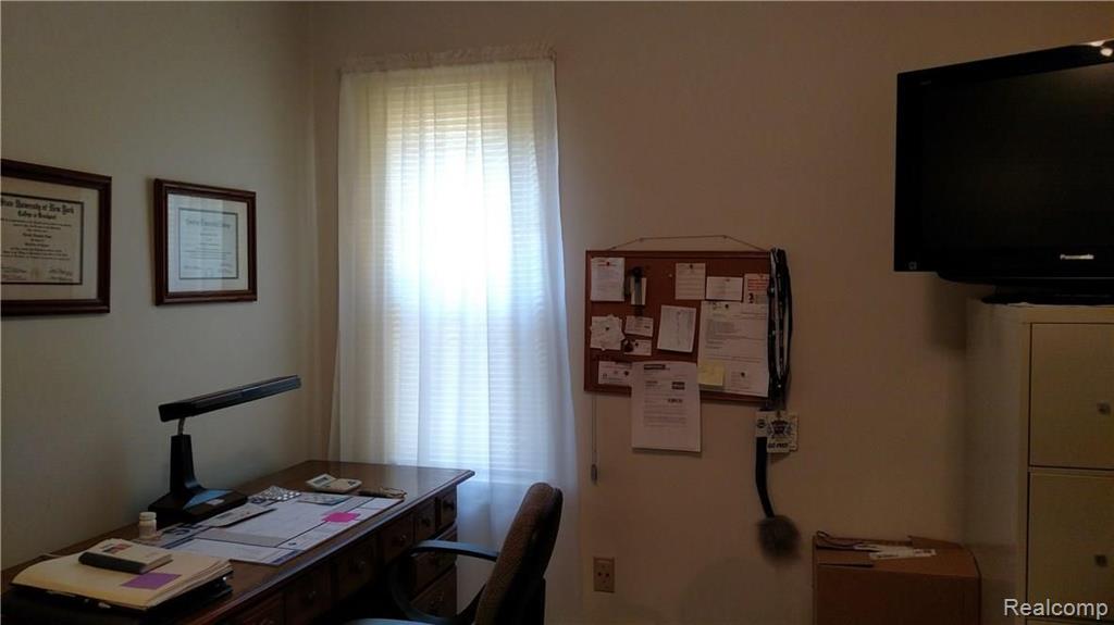 21350 Greenview Road Southfield, MI 48075 - Photo 17 of 32