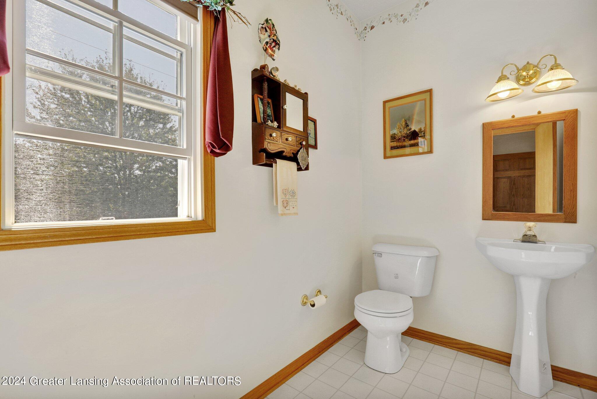 3131 West Price Road St. Johns, MI 48879 - Photo 18 of 51 17-web-or-mls-Open Ended Media-16