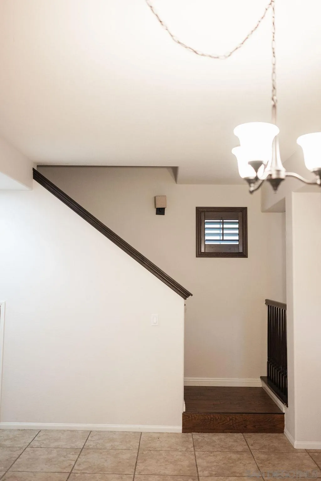 1808 Cyan Lane Chula Vista, CA 91913 - Photo 12 of 43 a view of a hallway with lamp