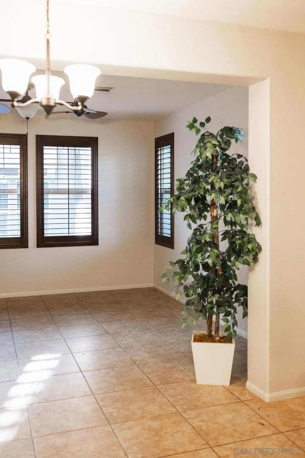 1808 Cyan Lane Chula Vista, CA 91913 - Photo 6 of 43 a view of a room with a potted plant
