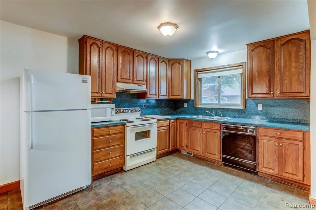 13839 Elwell Road Belleville, MI 48111 - Photo 16 of 25