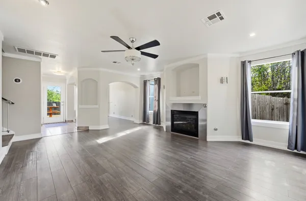 $400,000 | 902 Tanglewood Drive, Leander, TX 78641